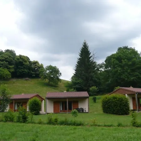 Pittoresque Avec Piscine Et Terrasse - 4 Pers, Coeur Du Cantal - Fr-1-742-233 * Boisset (Cantal)